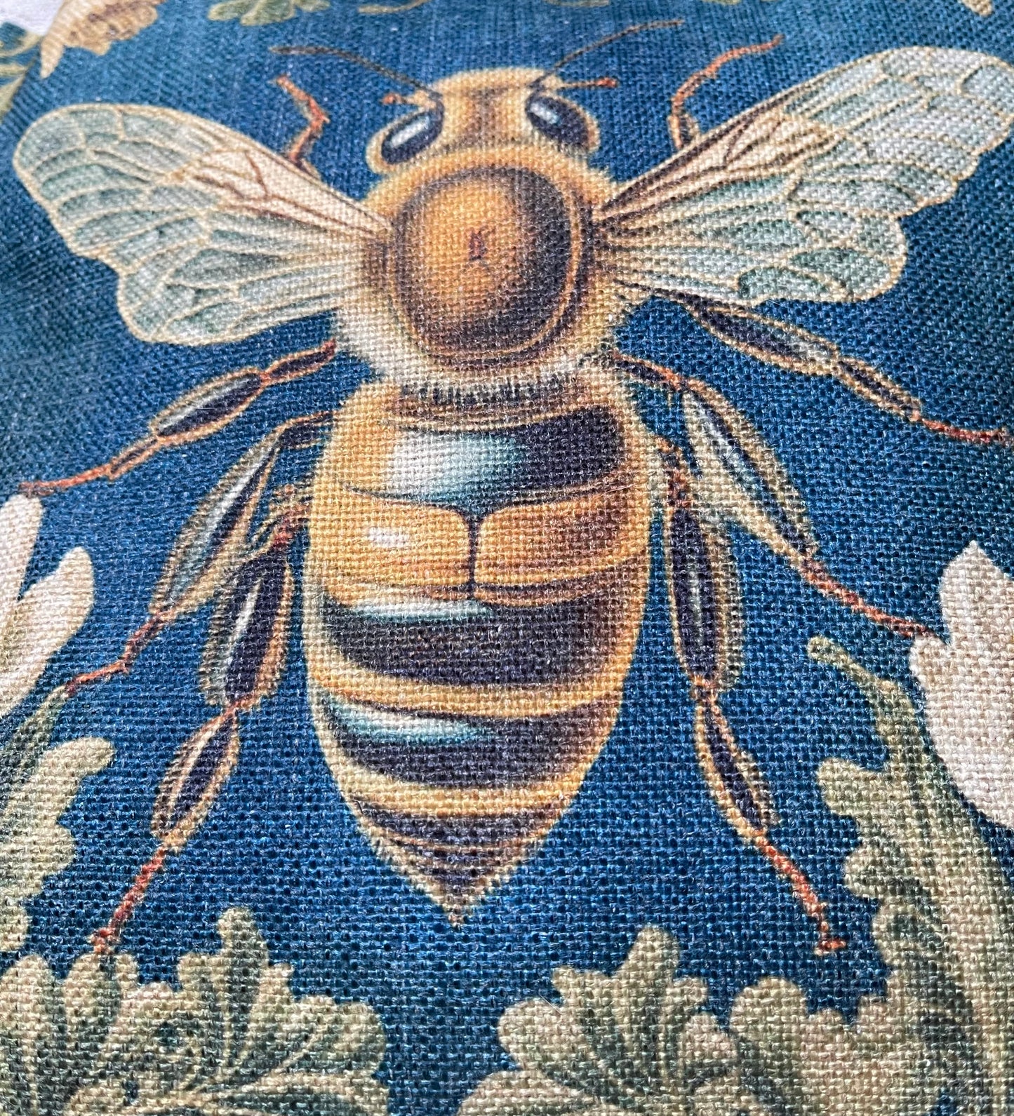 Printed Cushion Vintage Bee